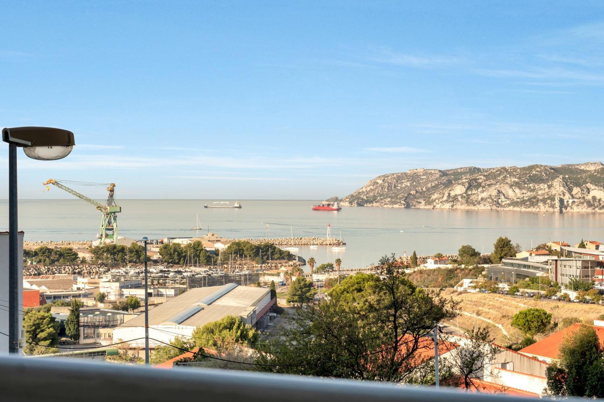 Room In Appartment With Seaview マルセイユ エクステリア 写真
